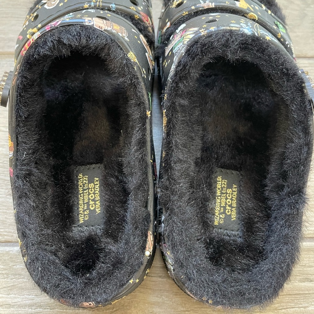 Crocs x Harry Potter x Vera Bradley Cozy fur lined sandals - Picture 7 of 10